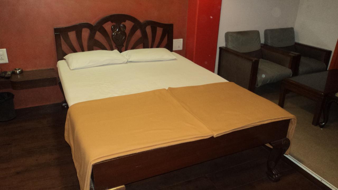 Benazeer Hotel Bombay Esterno foto