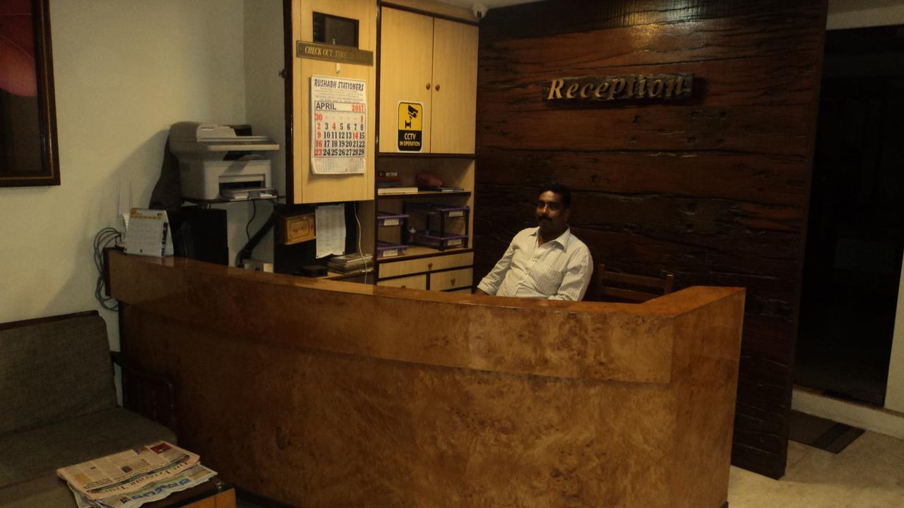 Benazeer Hotel Bombay Esterno foto