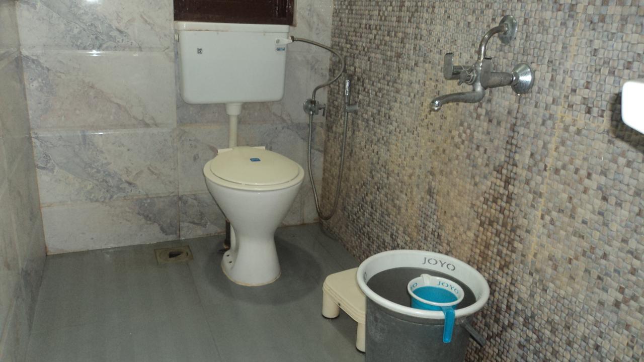 Benazeer Hotel Bombay Esterno foto