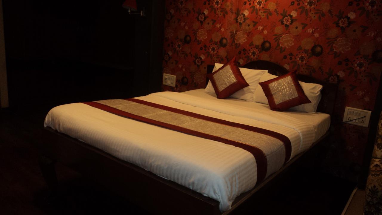 Benazeer Hotel Bombay Esterno foto