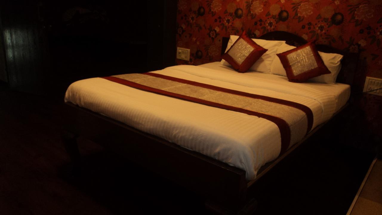 Benazeer Hotel Bombay Esterno foto